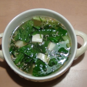 干しエビと豆腐とほうれん草の中華スープ